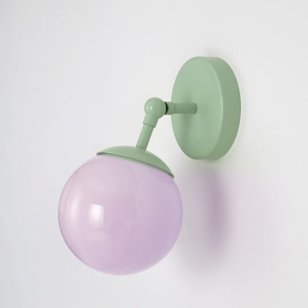 05 GLOBE TIFFANY 01 WALL LAMP